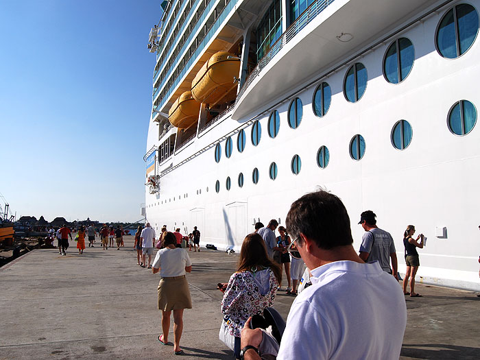 Anna, Kelly and Dave disembark the ship for a day on the beach in Cozumel, Mexico.