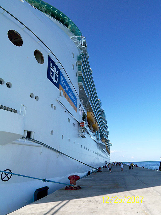 View of the side of the 1000ft ship along the wharf in Cozumel, Mexico.